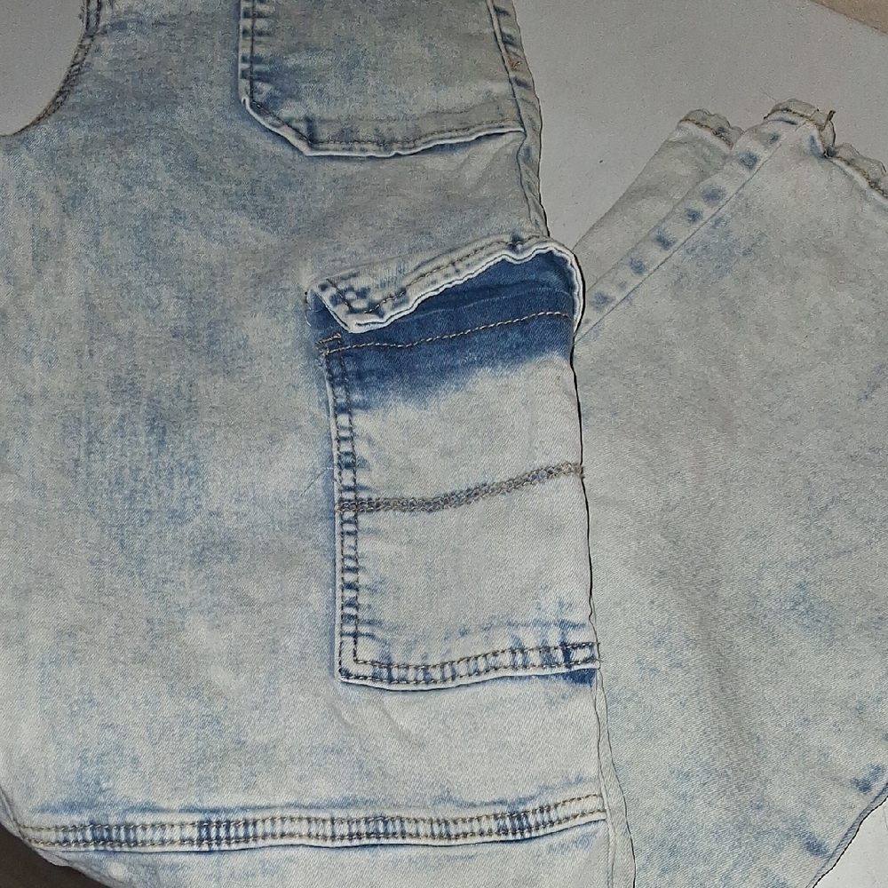 Light Blue Jeans - Picture 4 of 4